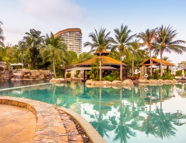 tropical-relaxation-travel-water-beach-min